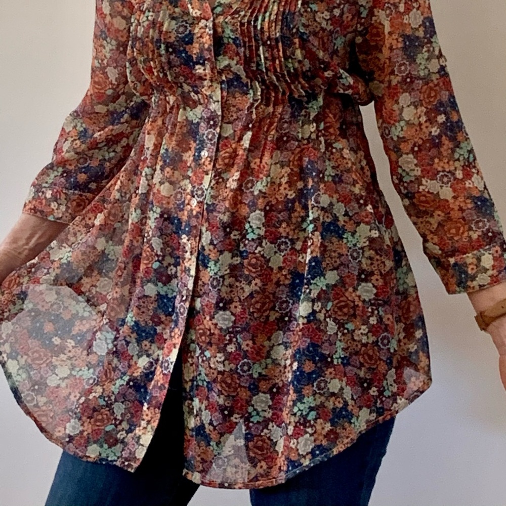 Boho top in flowing floral American Rag Co small